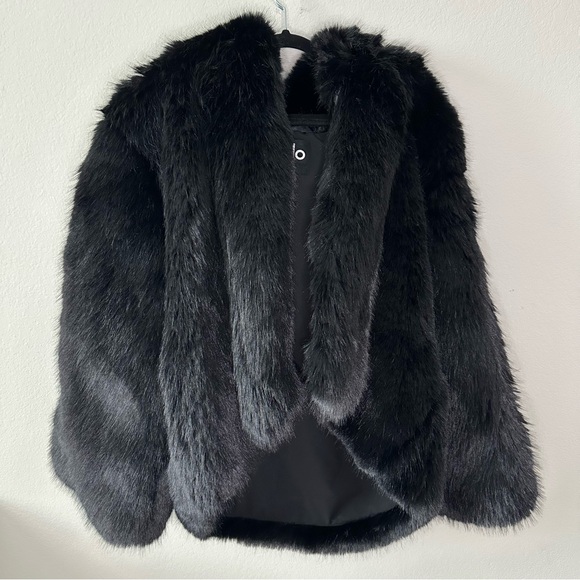 ALO YOGA Opulent Faux Fur Statement Jacket Black M/L - Picture 3 of 9